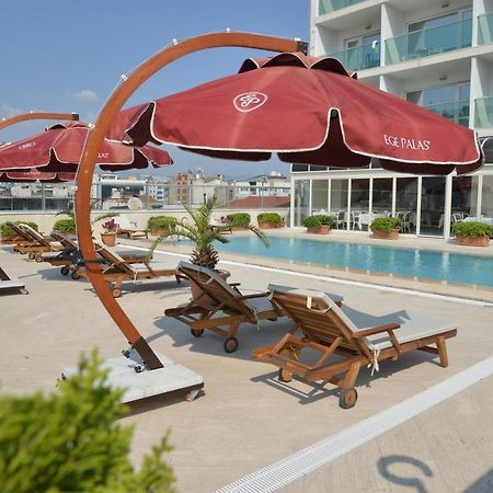 Ege Palas Hotel Измир Екстериор снимка